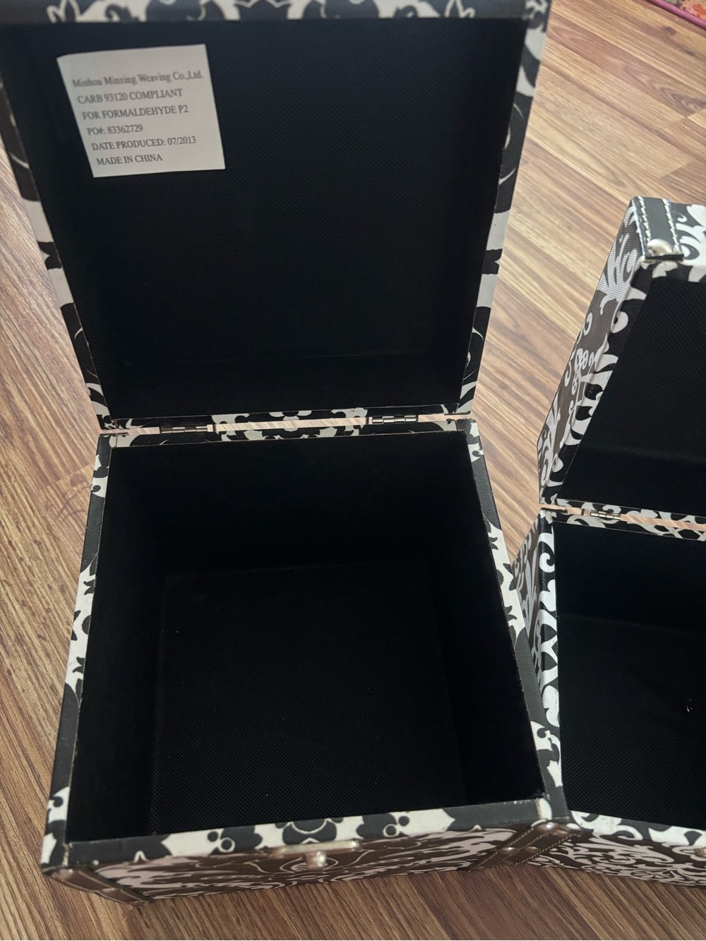 Black & White Damask Storage Boxes - Set of 2 - Picture 5 of 9